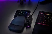 Affordable Razer Tartarus V2 Keyboard - Thumbnail 5